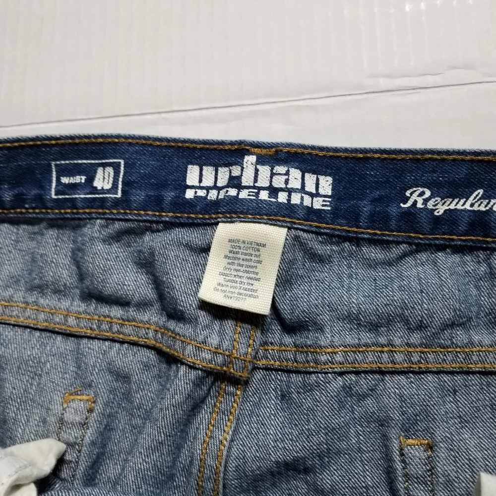 URBAN MEN'S DISTRESSED JEAN SHORTS SIZE 40